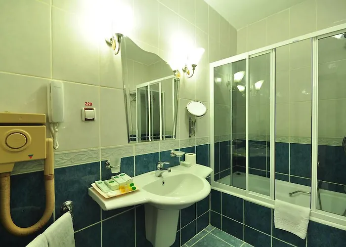 فندق Esenboga Airport 5*