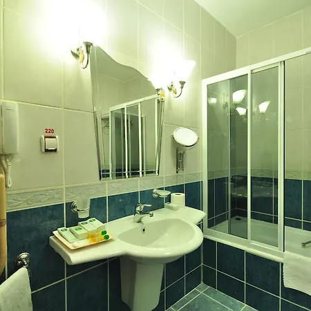 Hotell Esenboga Airport 5*